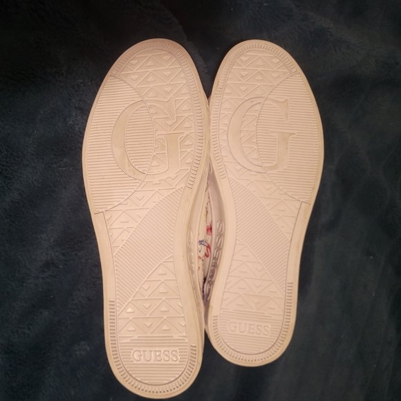 Brand new guess shoes - Picture 3 of 4